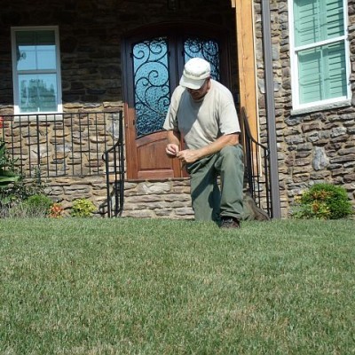 jon with turf 640x480